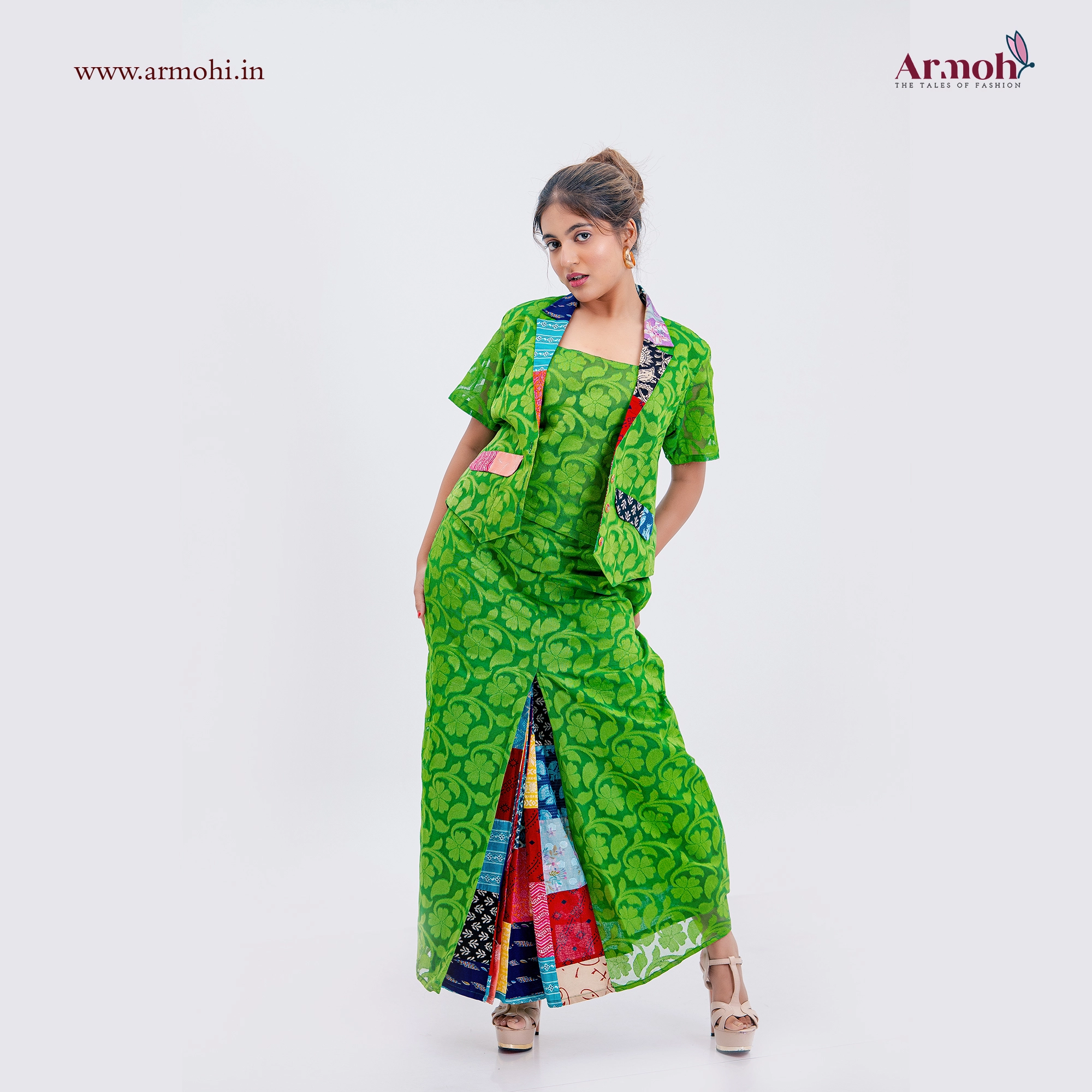 Crepe Collared, Draped Skirt Set With Cape Design 31